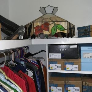 Stain glass lamp shade. Juicer. Air cooker